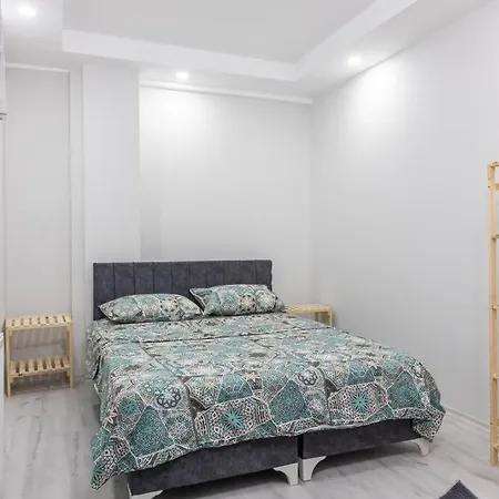 6-sehir Merkezinde Bueyuek Modern Αττάλεια